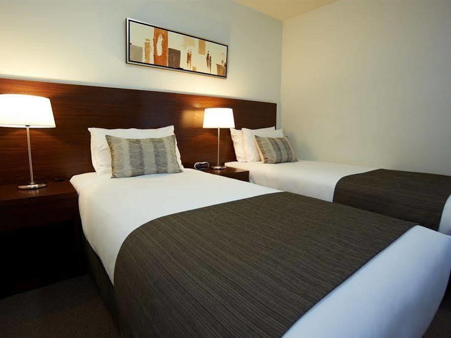 Quest On Dorcas Aparthotel Melbourne Exterior photo